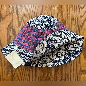 NWT - St Tropez reversible bucket hat